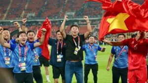 Cải thiện Nguồn Lực Đội Tuyển Việt Nam: Hướng Đi Nào Cho Tương Lai?